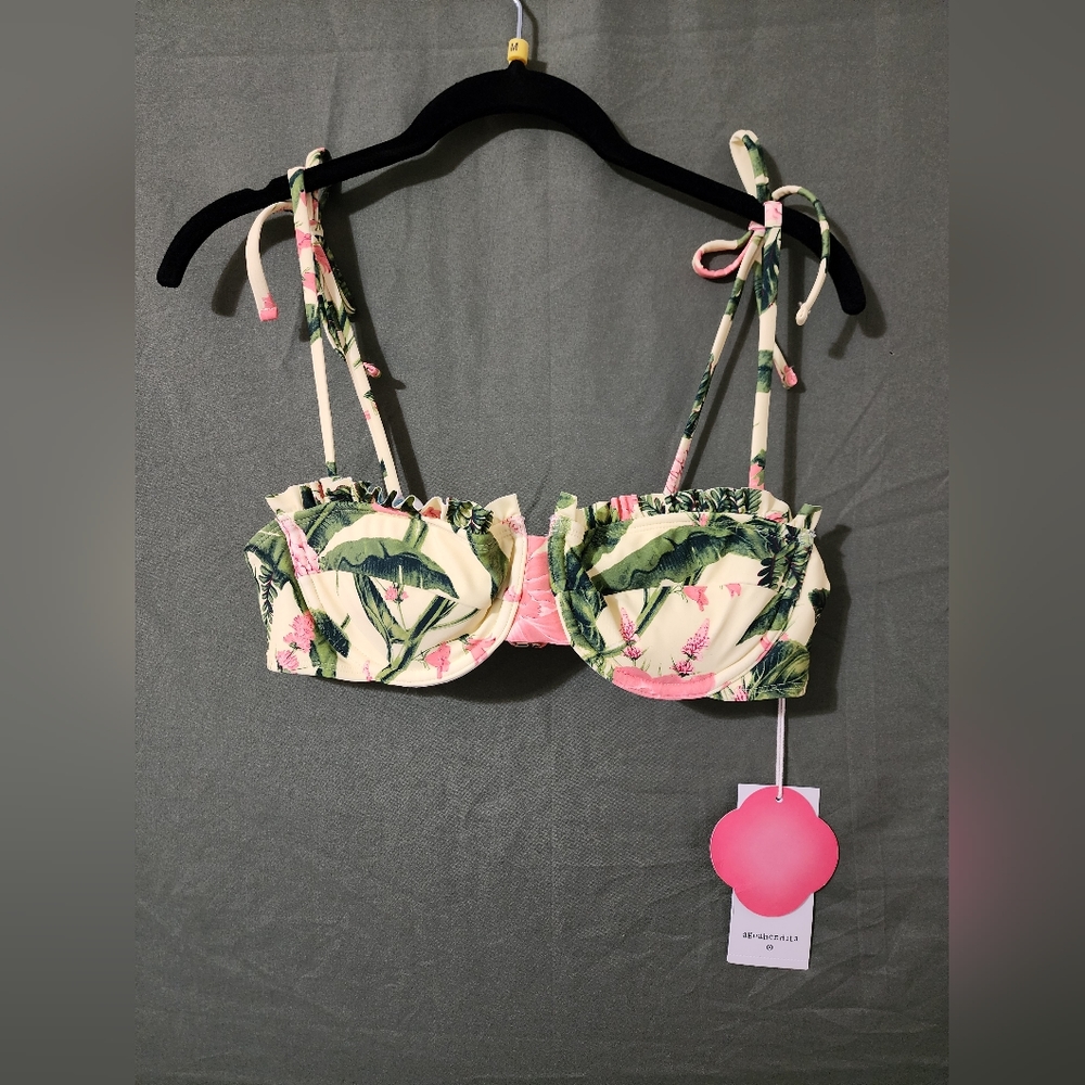 NWT Aguabendita Bikini top Size M (8-10)